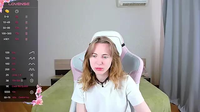 Cowell_Adelina on StripChat 