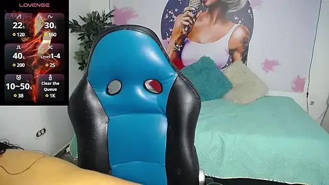 cristal_horny19 on StripChat 