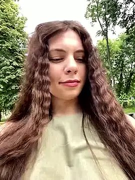 Freechat CurlyLara on StripChat