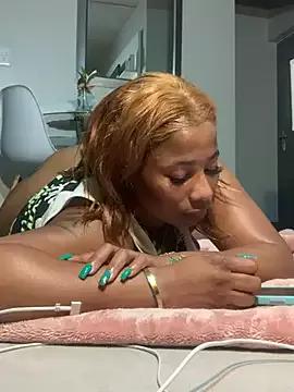 CurvyDesire1 on StripChat 