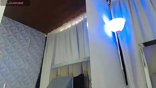 dafne_queenn on StripChat