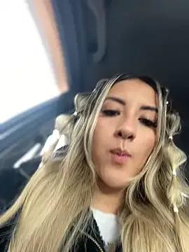 DanielaHub on StripChat 