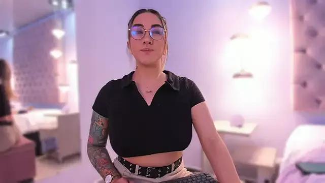 DanielaHub on StripChat 