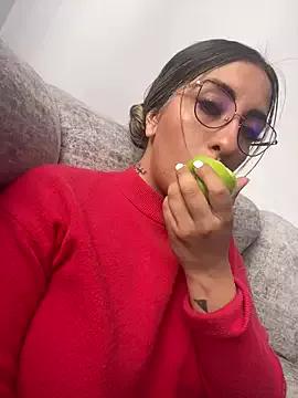 DanielaHub on StripChat 