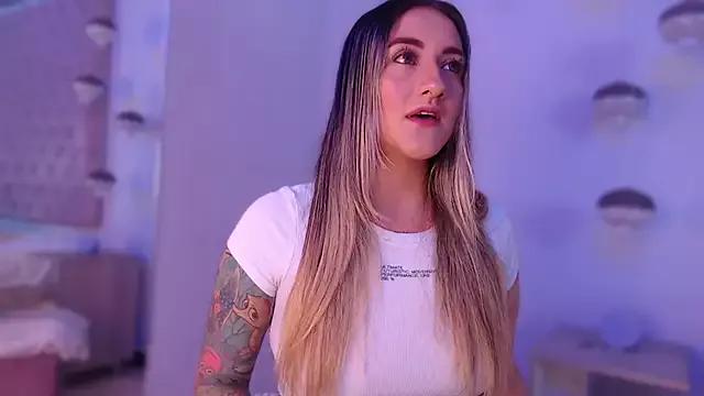 DanielaHub on StripChat 