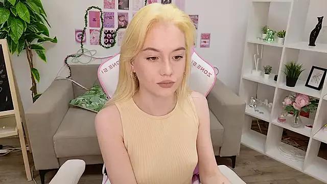 Danielle_Jones on StripChat 