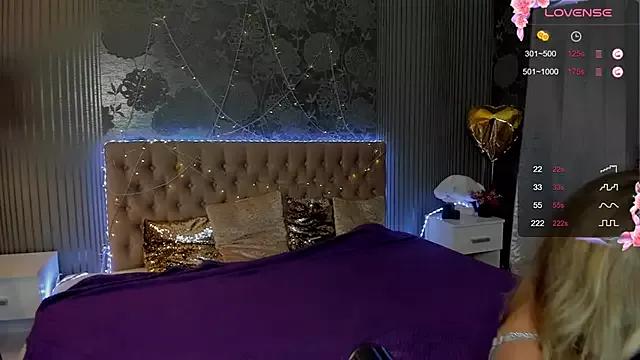 DellaRowe on StripChat 
