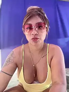 Group DIANITA_1988 on StripChat