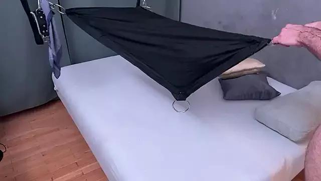 djejzi on StripChat