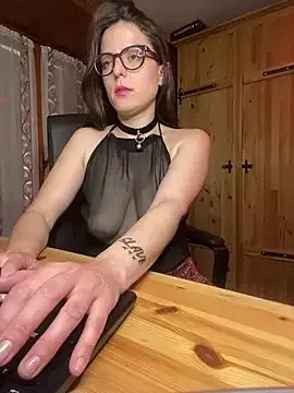 Freechat dolcehelena993 on StripChat