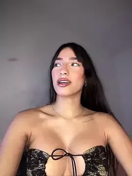 Freechat DulceLenns on StripChat