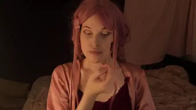 EffieMinki on StripChat 