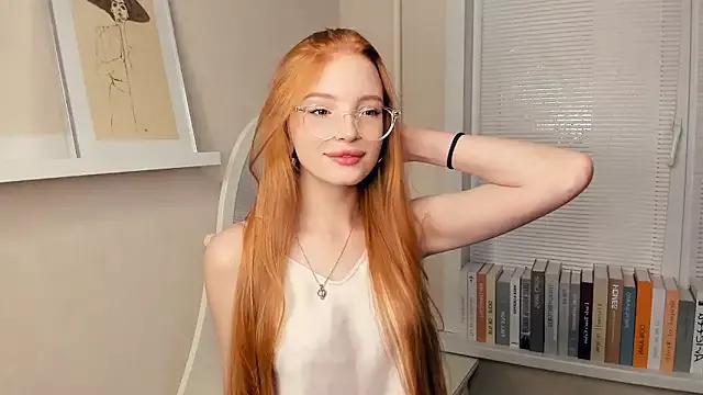 ElletteHakey on StripChat 