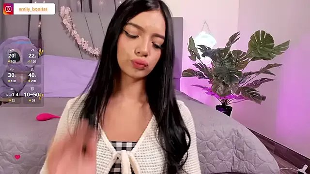 Freechat emy_bonita1 on StripChat