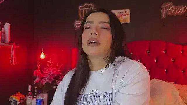 Freechat foxxy_nasty on StripChat