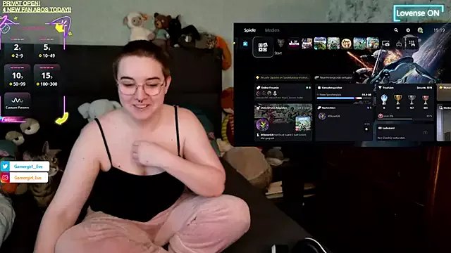 Freechat GamerGirl_Eve on StripChat