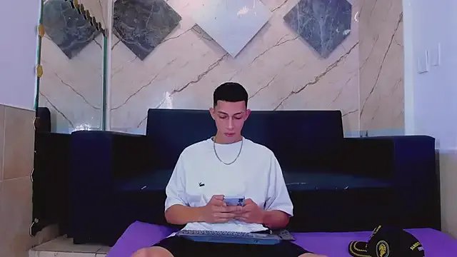 Golden_princess — SHOW NAKED BOY