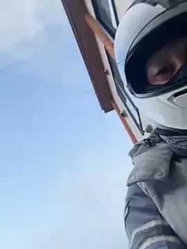 Hideen-real-face on StripChat