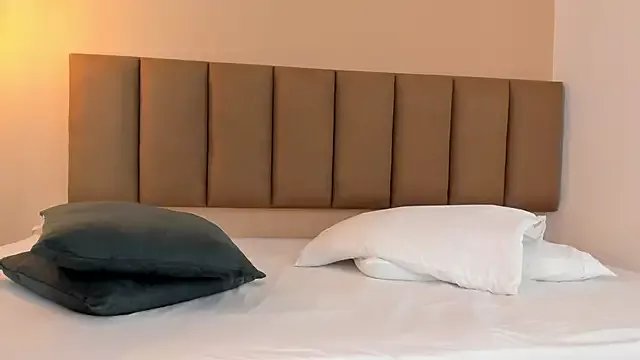 Freechat honeygray02 on StripChat