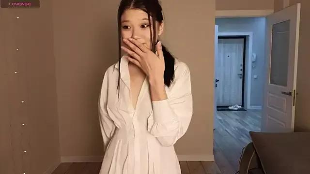 hoshina_sayeri on StripChat 