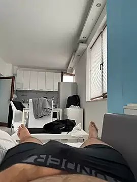 Freechat hugemachohandsome on StripChat