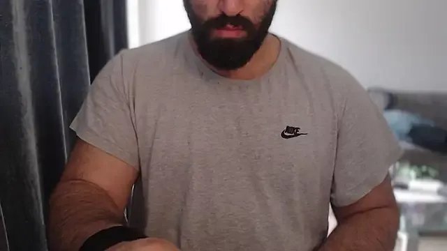 Freechat hugemachohandsome on StripChat