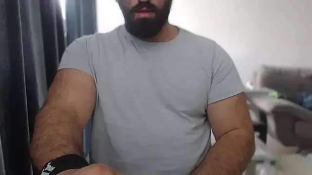 Freechat hugemachohandsome on StripChat