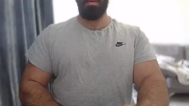 Freechat hugemachohandsome on StripChat