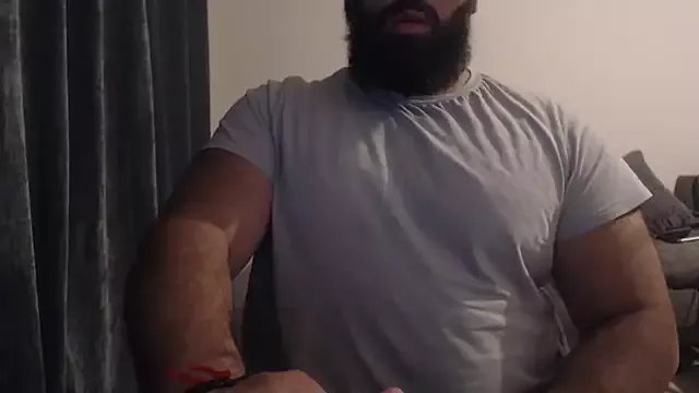 Freechat hugemachohandsome on StripChat