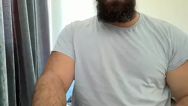 Freechat hugemachohandsome on StripChat