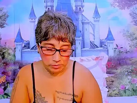 indianroxy on StripChat