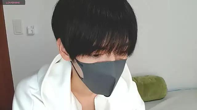 itsme_LEON on StripChat