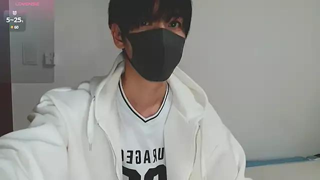 itsme_LEON on StripChat