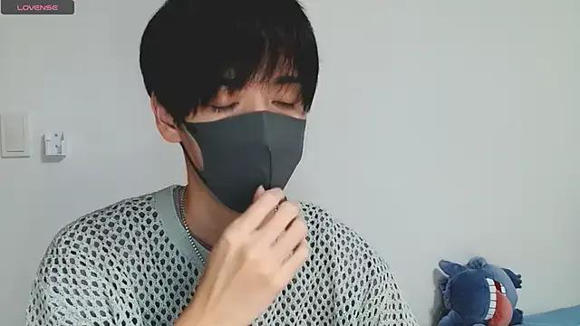 itsme_LEON on StripChat