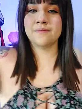 ItsNaiixa on StripChat 