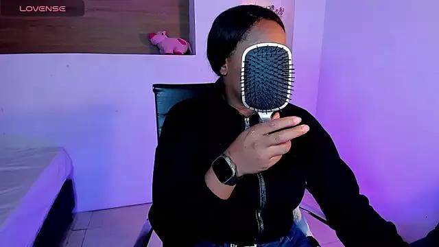 IvyBliss8 on StripChat 