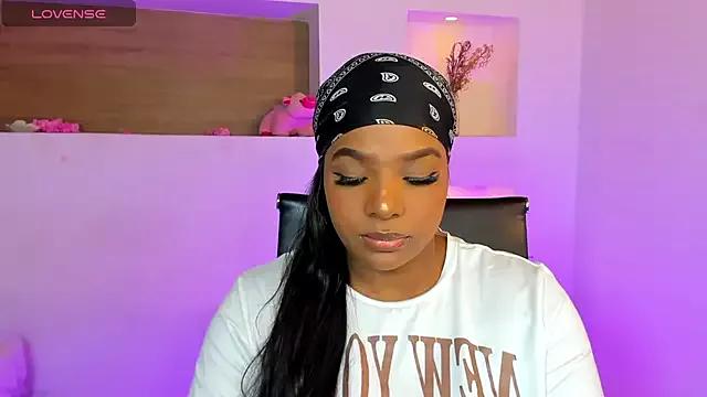 IvyBliss8 on StripChat 