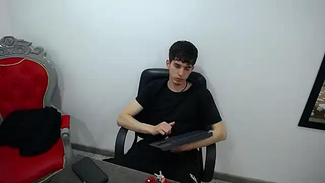 Jheampiiero on StripChat