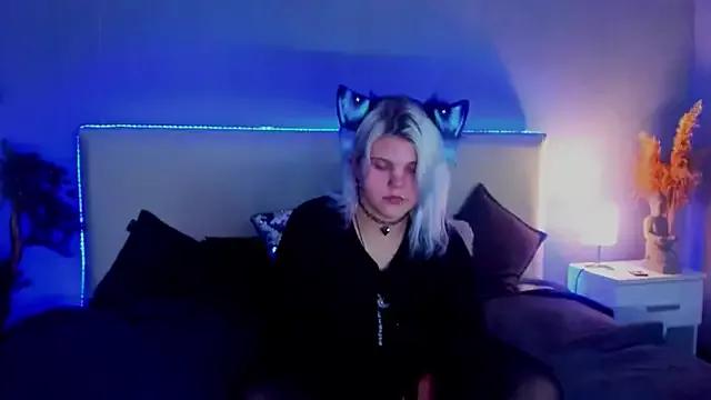 JoannLowe on StripChat 