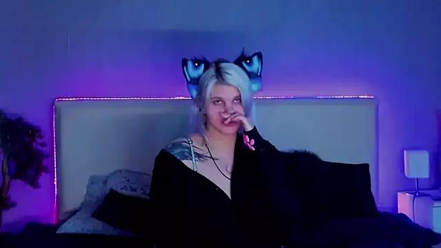 JoannLowe on StripChat 