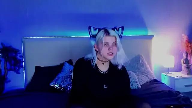 JoannLowe on StripChat 
