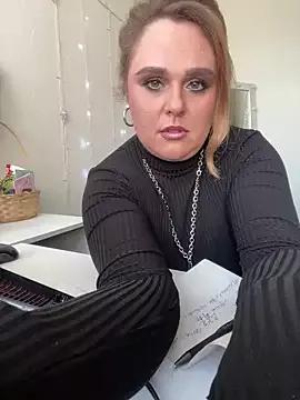 Juicy_PeachLux on StripChat 