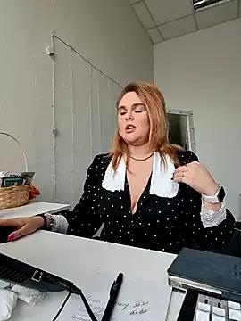 Juicy_PeachLux on StripChat 