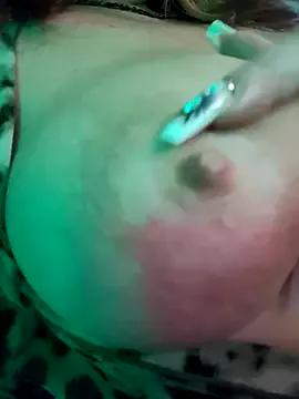 Juicy_PeachLux on StripChat 