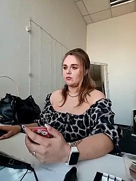 Juicy_PeachLux on StripChat 