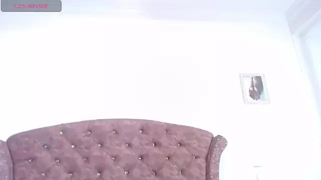 JulietaMills on StripChat 