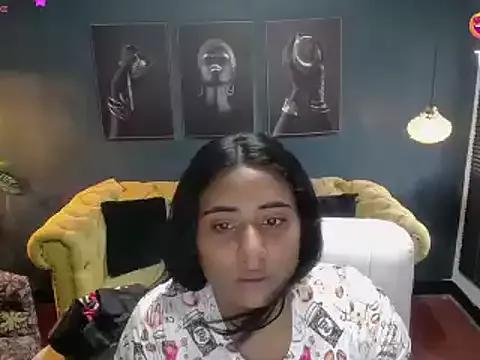 kiara_blackrude on StripChat 