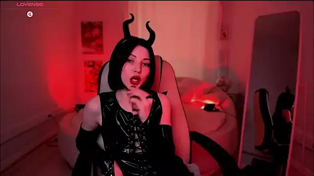 Kimmie_shine on StripChat 