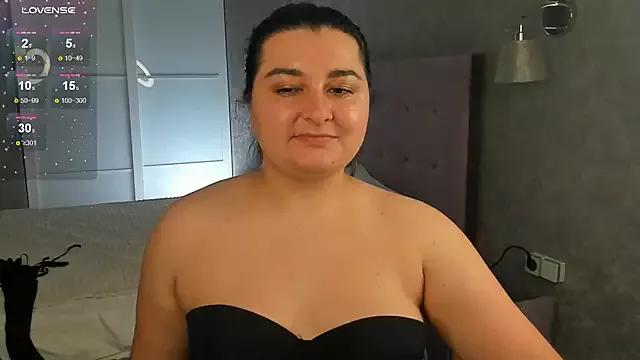 Kira_fire on StripChat 