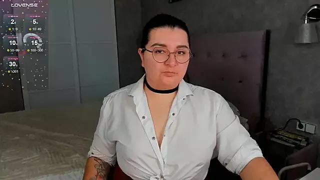 Kira_fire on StripChat 